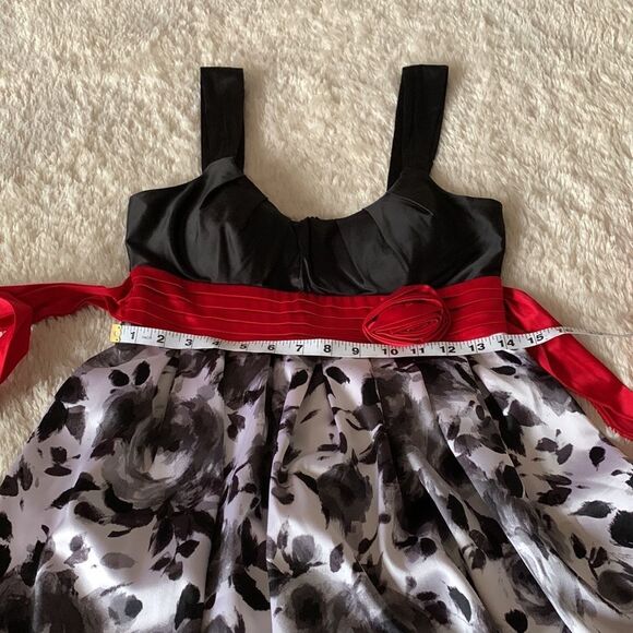 City Triangles dress size 7 - Picture 10 of 16